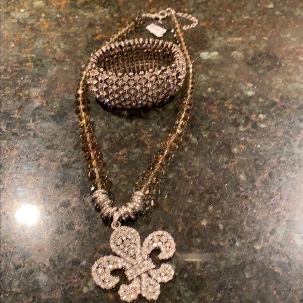 🆕Rhinestone Bracelet & Fleur de lis Necklace